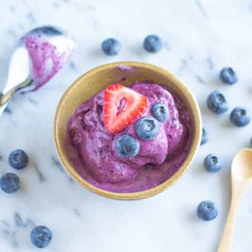 4-ingredient blueberry frozen yogurt
