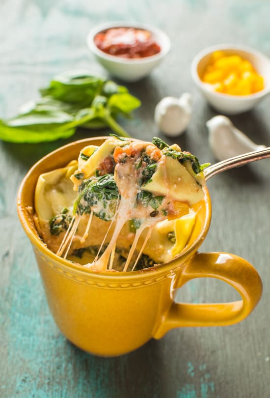 You can make delicious, fresh lasagna in a mug! All it takes is 15 minutes. Spinach Ricotta Lasagna In A Mug | clube.futebolmilionario.com