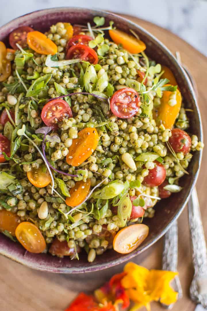 Sorghum Salad with Kale Pesto - Delicious light vegan and gluten free summer dish! | clube.futebolmilionario.com