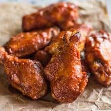 Baked Peach BBQ Chicken Wings - naturally sweetened with peaches and apple cider ONLY! paleo, gluten-free | clube.futebolmilionario.com