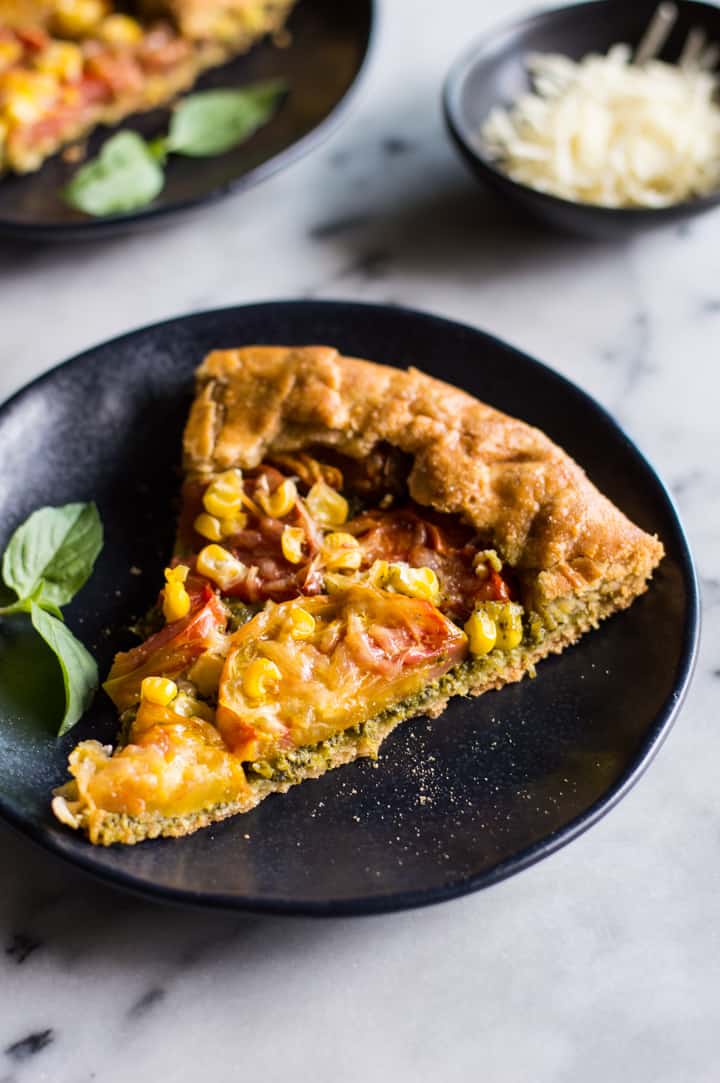 Gluten-Free Heirloom Tomato Galette with Kale Pesto - a delicious savory galette with a flaky gluten-free crust! | clube.futebolmilionario.com