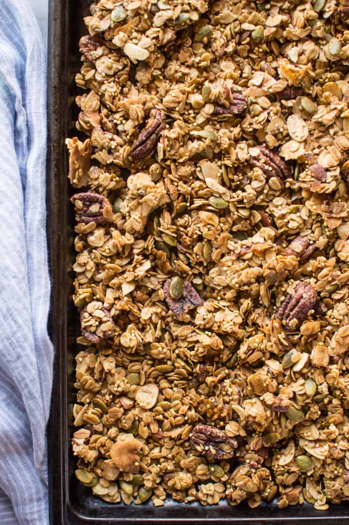 Easy Ginger Spiced Granola with Ancient Grains - this healthy, gluten-free granola is so easy to make at home, you won't want to buy store bought granola again! | clube.futebolmilionario.com