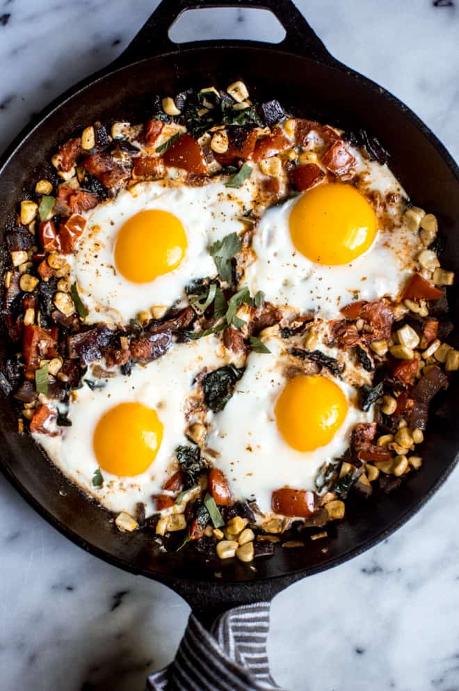 The Everything Fried Egg Breakfast - an easy and healthy weekend breakfast that is ready in 30 minutes! | clube.futebolmilionario.com