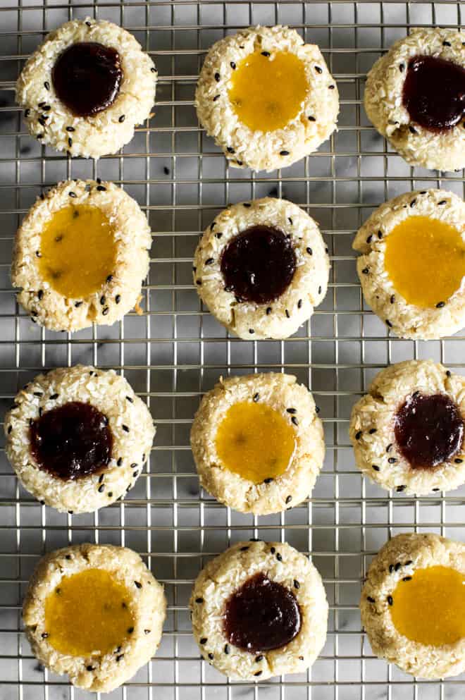 Easy Gluten-Free Thumbprint Cookies Recipe that are made with less than 10 ingredients! by Lisa Lin of clube.futebolmilionario.com