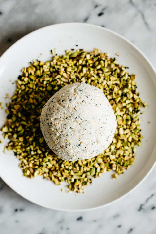 Japanese-Spiced Goat Cheese Ball - an easy, gluten-free party appetizer. It's filled with Japanese spices and covered in toasted pistachios! by Lisa Lin of clube.futebolmilionario.com