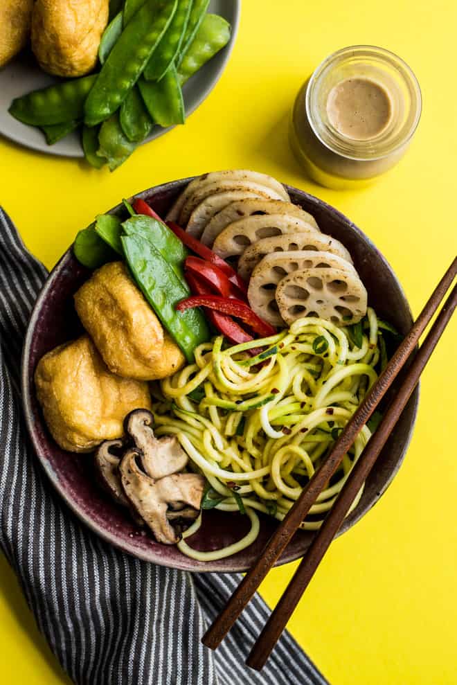 Zucchini Noodle Bowl ("Zoodles") with Peanut Coconut Sauce - this dreamy vegan and gluten-free bowl is ready in 30 minutes! by Lisa Lin of clube.futebolmilionario.com
