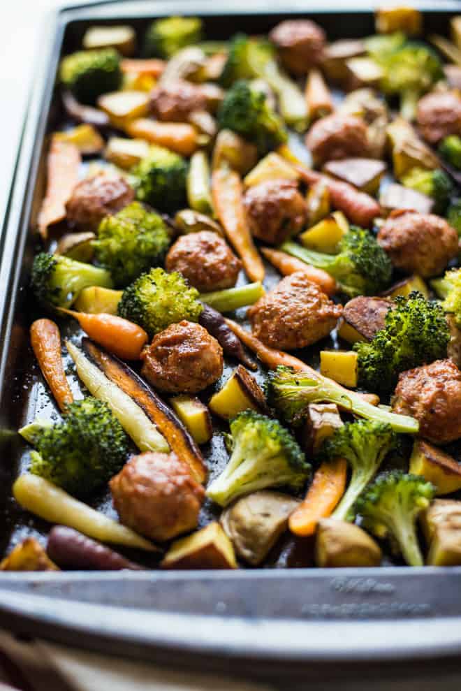 Chicken Meatball and Roasted Vegetable Sheet Pan Dinner - easy budget meal made with just 4 main ingredients and costs under $13 to make! by @healthynibs