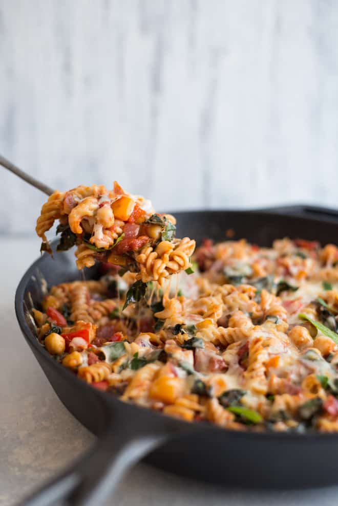 Chickpea Pasta with Smoked Mozzarella - this quick and easy vegetarian meal is perfect for weeknights. It's also gluten free! by @healthynibs