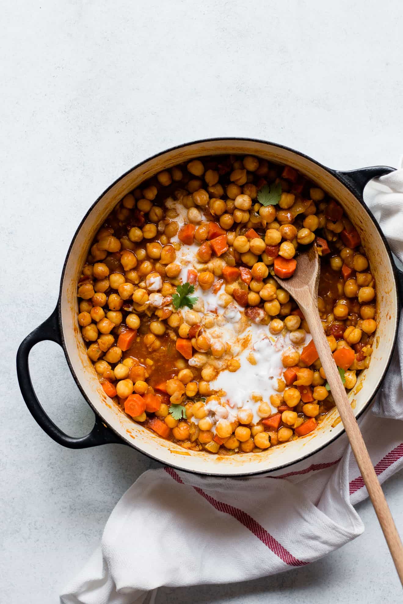 #VEGAN Pot of Curried Chickpeas with Mint & Cilantro Chutney - a tasty, easy dinner!