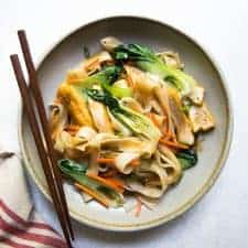 Teriyaki Noodle Stir Fry - a vegan meal ready in less than 30 minutes
