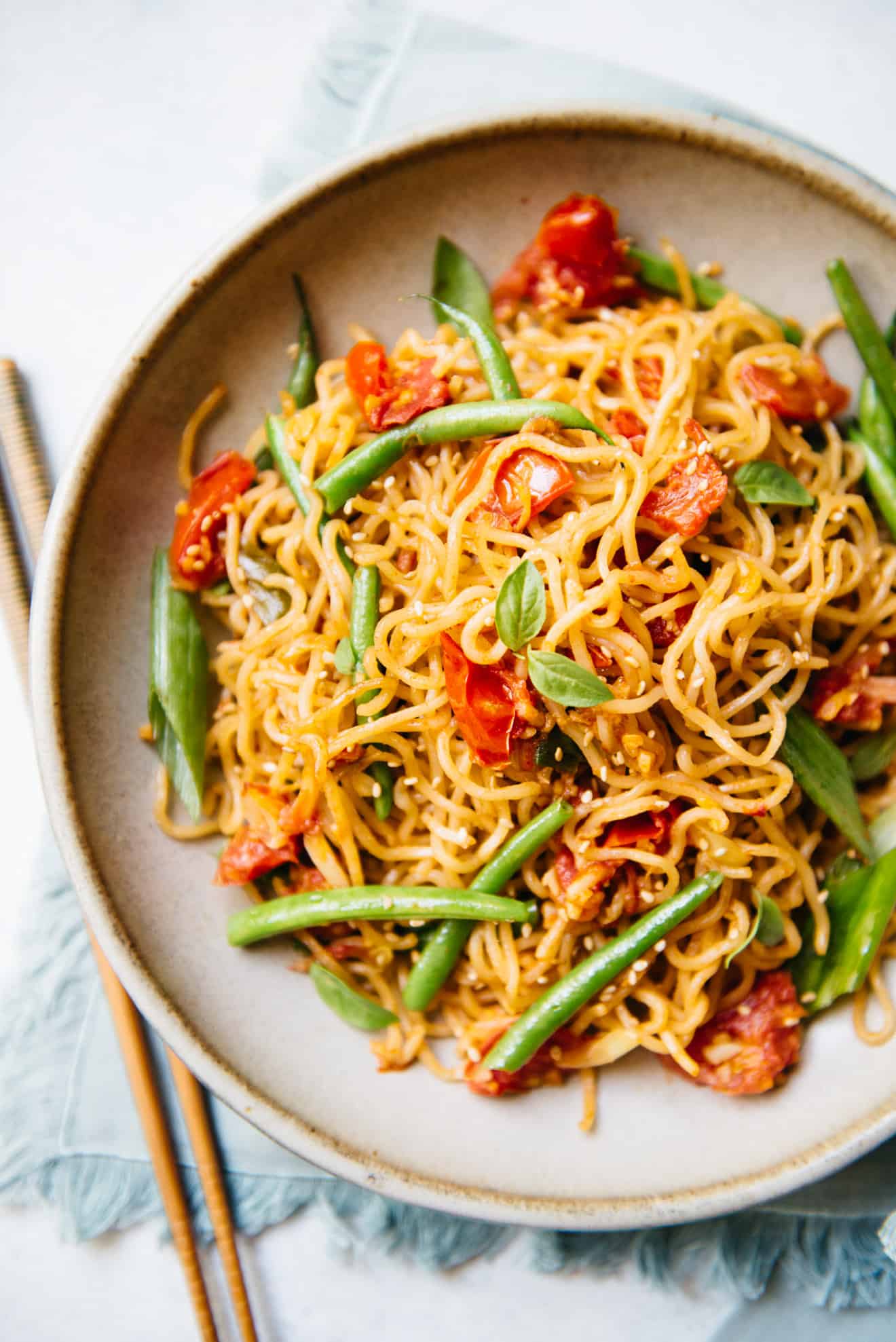Vegetable Chow Mein with Tomatoes and Green Beans