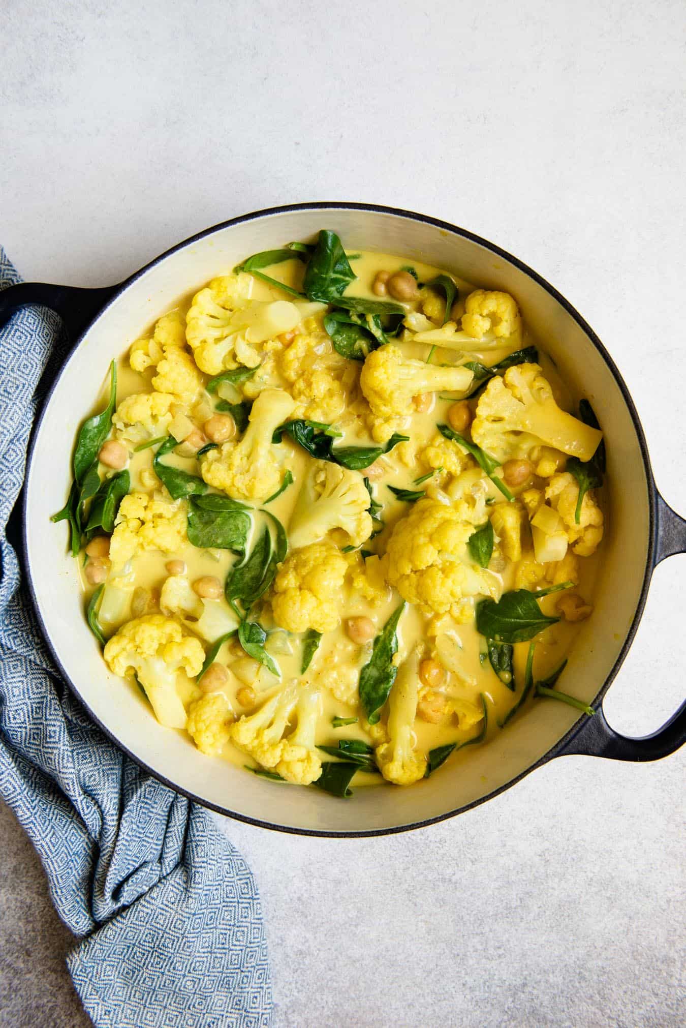 One-Pot Cauliflower Curry with Chickpeas and Spinach