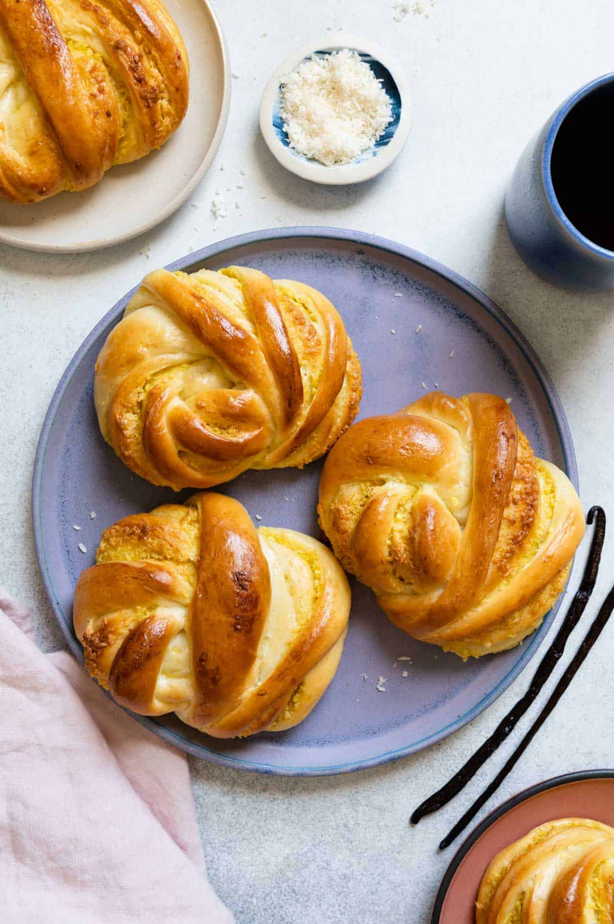 Chinese bakery-inspired coconut buns
